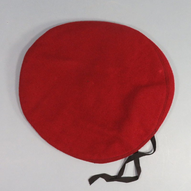 BERET ROUGE ANNEES MODELE 1947 1950 PARACHUTISTES COLONIAUX TAP INDOCHINE FABRICATION EN 3 PARTIES