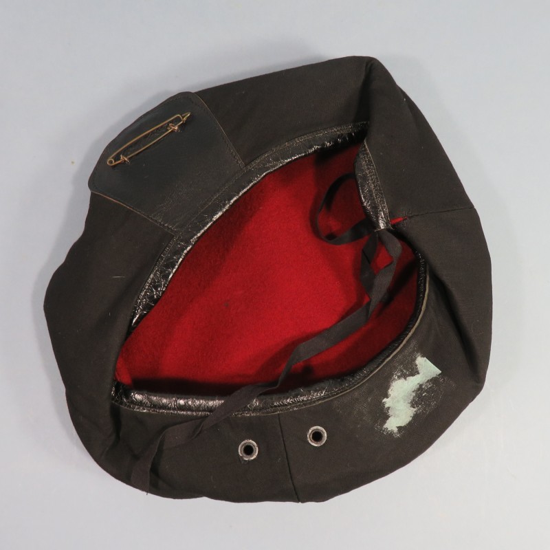 BERET ROUGE ANNEES MODELE 1947 1950 PARACHUTISTES COLONIAUX TAP INDOCHINE FABRICATION EN 3 PARTIES
