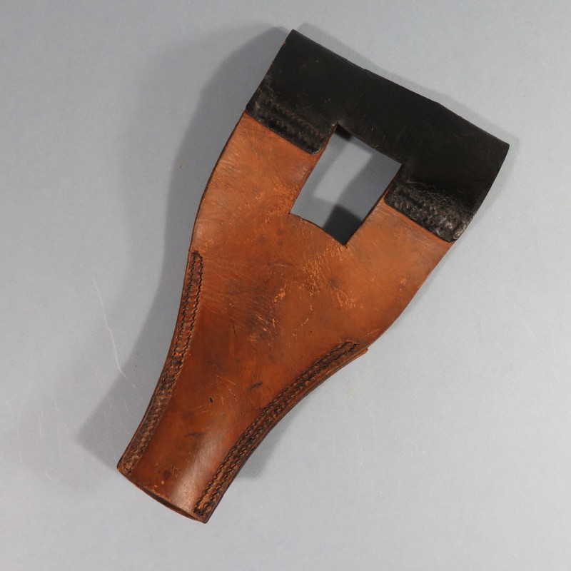 PORTE BAIONNETTE CHASSEPOT 1866 EN CUIR VERNIS NOIR SECOND EMPIRE