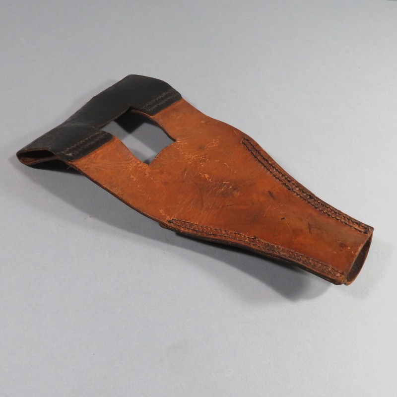 PORTE BAIONNETTE CHASSEPOT 1866 EN CUIR VERNIS NOIR SECOND EMPIRE