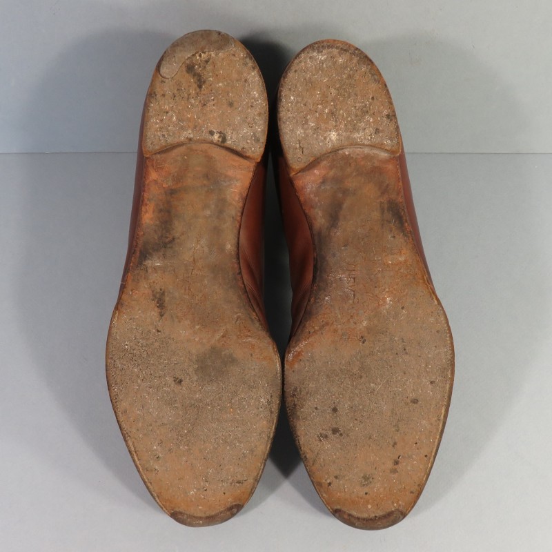 PAIRE DE CHAUSSURES OU BOTTINES EN CUIR VERNIS MARRON POUR OFFICIERS MODELE CIVIL 1900 1914 1931