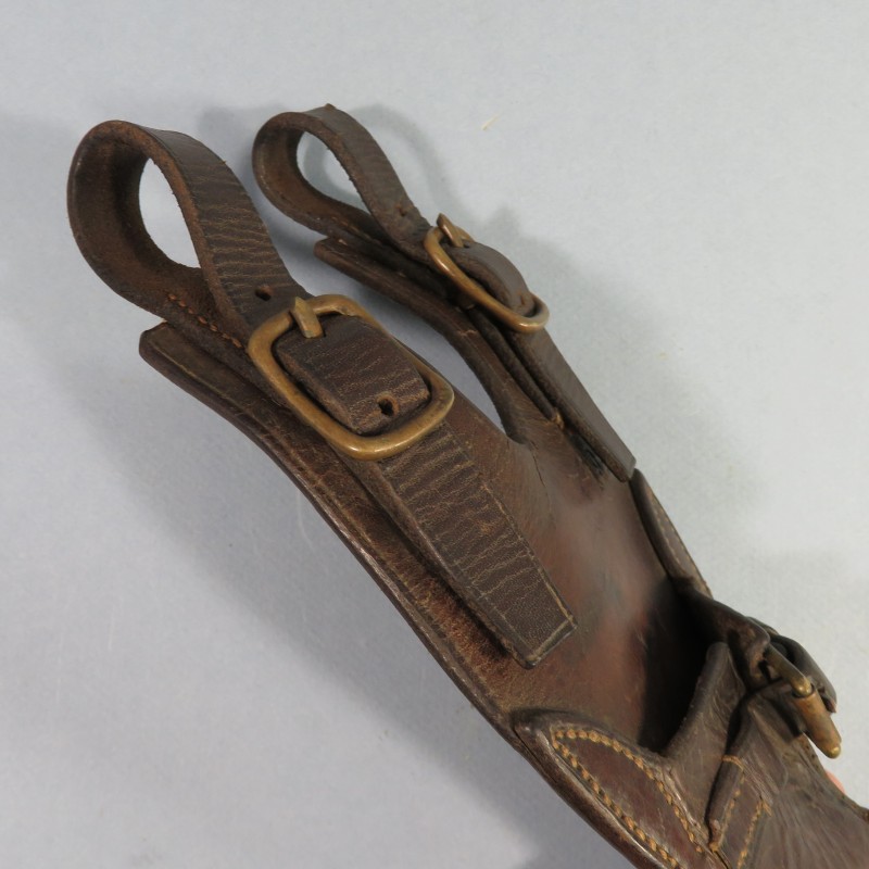 PORTE SABRE DE CAVALERIE MODELE 1884 EN CUIR MARRON COMPLET EQUIPEMENT SELLERIE
