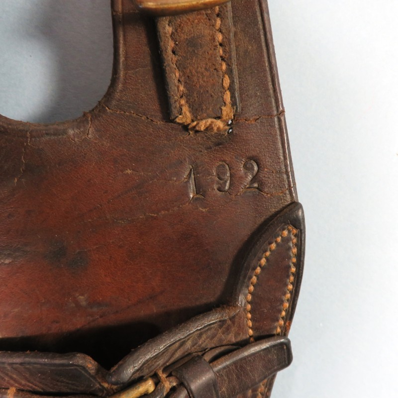 PORTE SABRE DE CAVALERIE MODELE 1884 EN CUIR MARRON COMPLET EQUIPEMENT SELLERIE