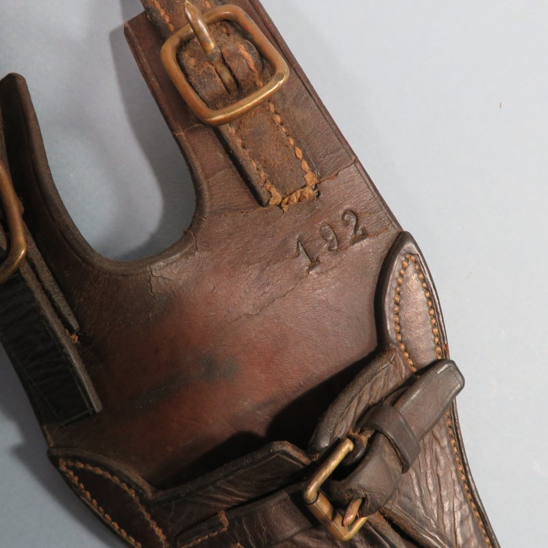 PORTE SABRE DE CAVALERIE MODELE 1884 EN CUIR MARRON COMPLET EQUIPEMENT SELLERIE
