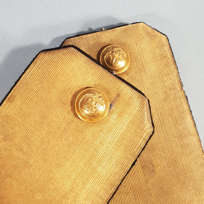 EPAULETTES D'OFFICIER DU 23 ème REGIMENT D'INFANTERIE DE LIGNE LOUIS PHILIPPE OU NAPOLEON III EN BOITE