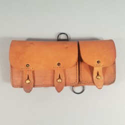 CARTOUCHIERE MODELE 1935 / 1937 COTE GAUCHE COULEUR MARRON CUIR LISSE TAMPONNEE 2 ème TRIMESTRE 1940