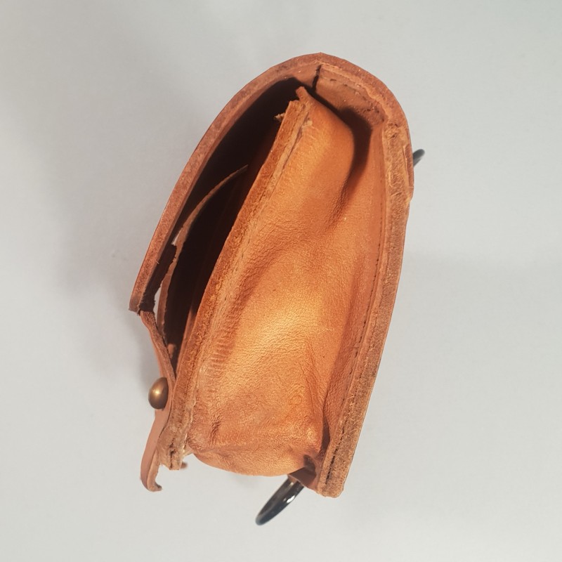 CARTOUCHIERE MODELE 1935 / 1937 COTE GAUCHE COULEUR MARRON CUIR LISSE TAMPONNEE 2 ème TRIMESTRE 1940