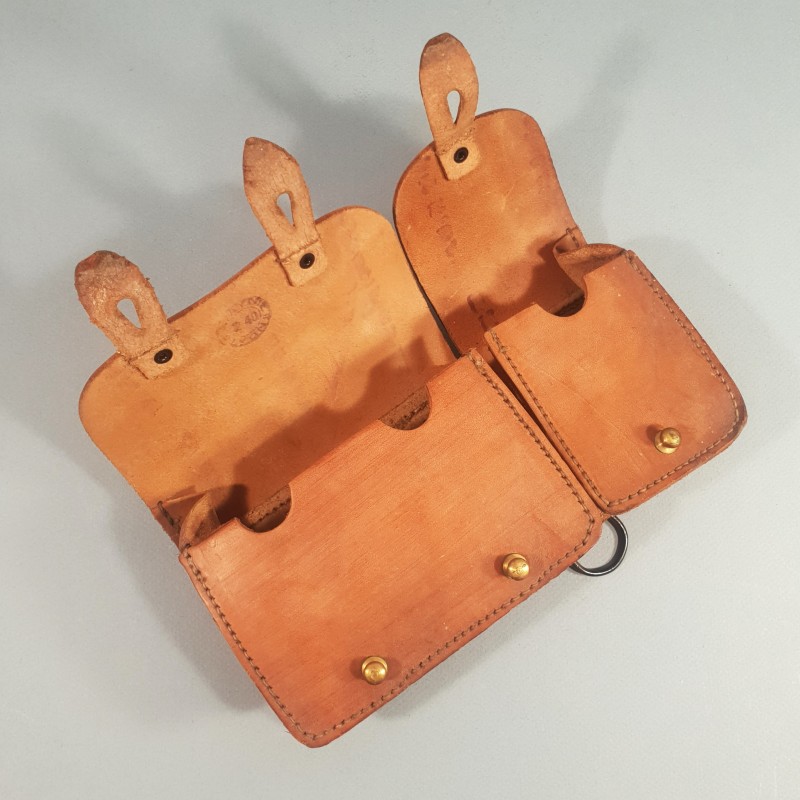 CARTOUCHIERE MODELE 1935 / 1937 COTE GAUCHE COULEUR MARRON CUIR LISSE TAMPONNEE 2 ème TRIMESTRE 1940