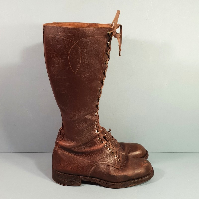 BOTTES A LACETS D'OFFICIER DITES AVIATEUR EN CUIR MARRON FABRICATION 1914 1918 PILOTE CHARS DE COMBAT PREMIERE ET SECONDE GUERRE
