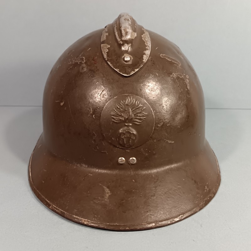 CASQUE TROUPE MODELE 1926 AVEC INSIGNE INFANTERIE MODELE 1937 POUR L'INFANTERIE AVEC NOM CLASSE 1928 ET MATRICULE A CHAMBERY