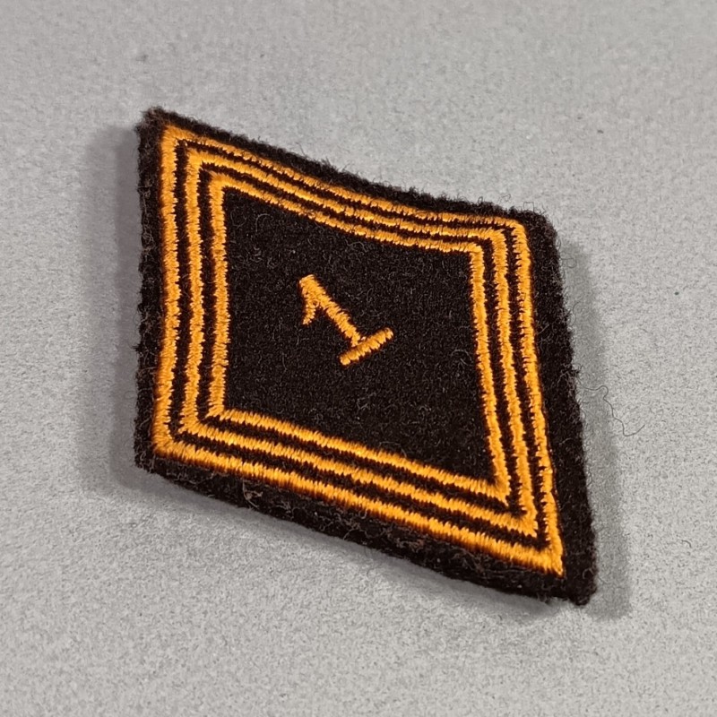 INSIGNE LOSANGE MODELE 1945 DU 1 er RCP REGIMENT DE CHASSEURS PARACHUTISTES 1950 1960