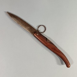 TRES BEAU ET GRAND COUTEAU PLIANT TRES PRISE PAR LES POILUS DE 1914 18 COMME COUTEAU DE TRANCHEES A CRAN D'ARRET