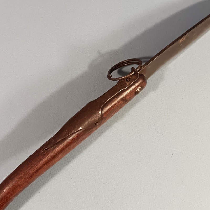 TRES BEAU ET GRAND COUTEAU PLIANT TRES PRISE PAR LES POILUS DE 1914 18 COMME COUTEAU DE TRANCHEES A CRAN D'ARRET