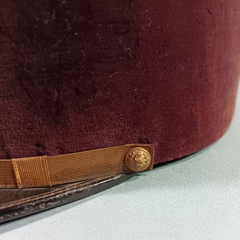 KEPI MODELE 1919 1931 DE LIEUTENANT OU INTERNE POUR DENTISTE DU SERVICE DE SANTE TAILLE 57 VELOUR VIOLET PRUNE