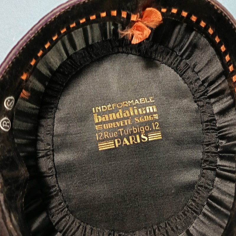 KEPI MODELE 1919 1931 DE LIEUTENANT OU INTERNE POUR DENTISTE DU SERVICE DE SANTE TAILLE 57 VELOUR VIOLET PRUNE