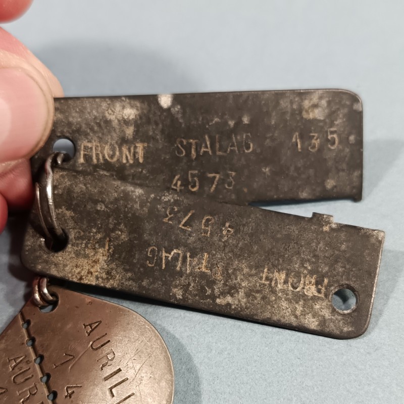 PLAQUES D'IDENTITE ET DE PRISONNIER AU STALAG 135 QUIMPER LANNIRON BRETAGNE POUR HENRI CHAUVET CLASSE 1932