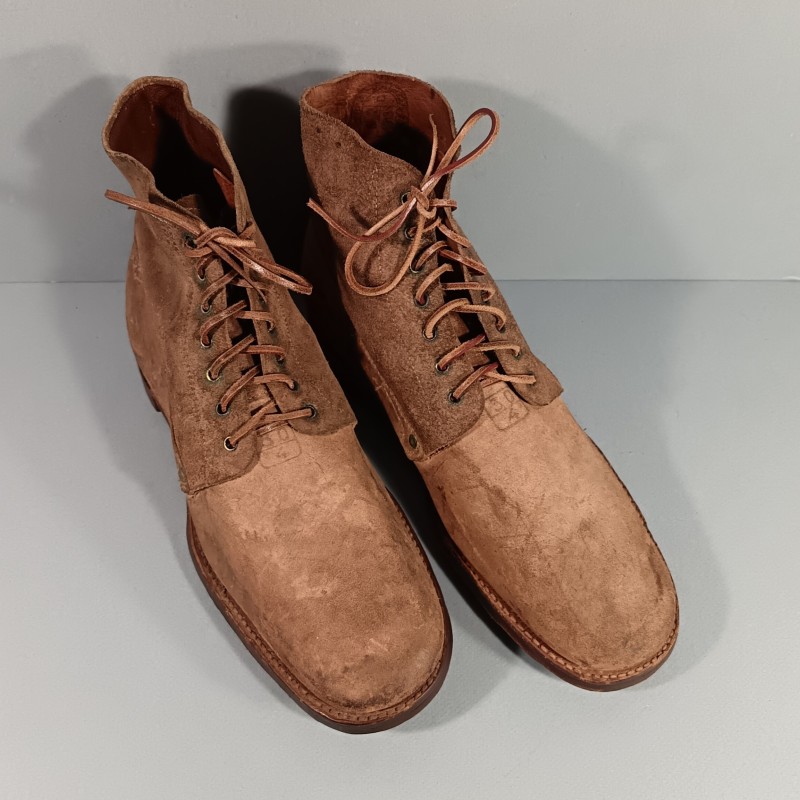 BRODEQUINS CHAUSSURES MILITAIRE EN CUIR MODELE 1917 TOUTES ARMES DATEES 1918 GRANDE TAILLE 30/4 44/45 NEUFS DE STOCK