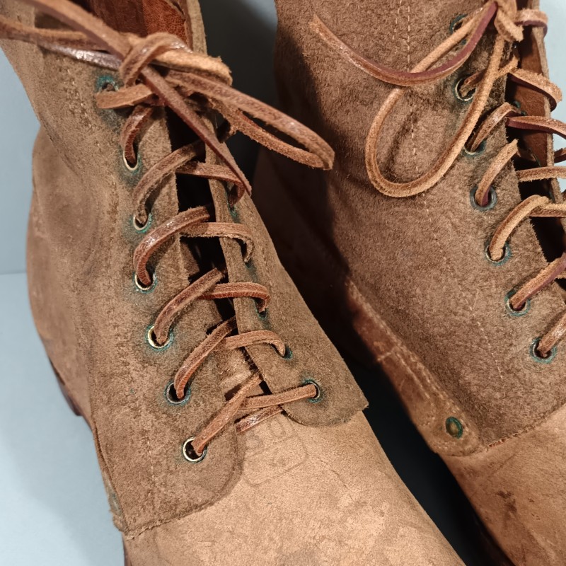 BRODEQUINS CHAUSSURES MILITAIRE EN CUIR MODELE 1917 TOUTES ARMES DATEES 1918 GRANDE TAILLE 30/4 44/45 NEUFS DE STOCK