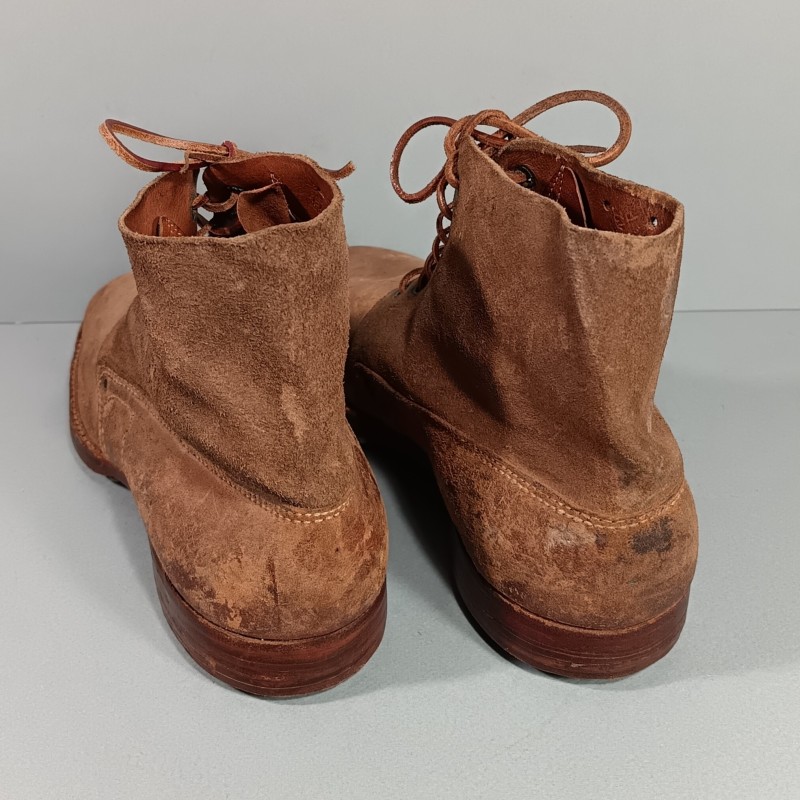 BRODEQUINS CHAUSSURES MILITAIRE EN CUIR MODELE 1917 TOUTES ARMES DATEES 1918 GRANDE TAILLE 30/4 44/45 NEUFS DE STOCK