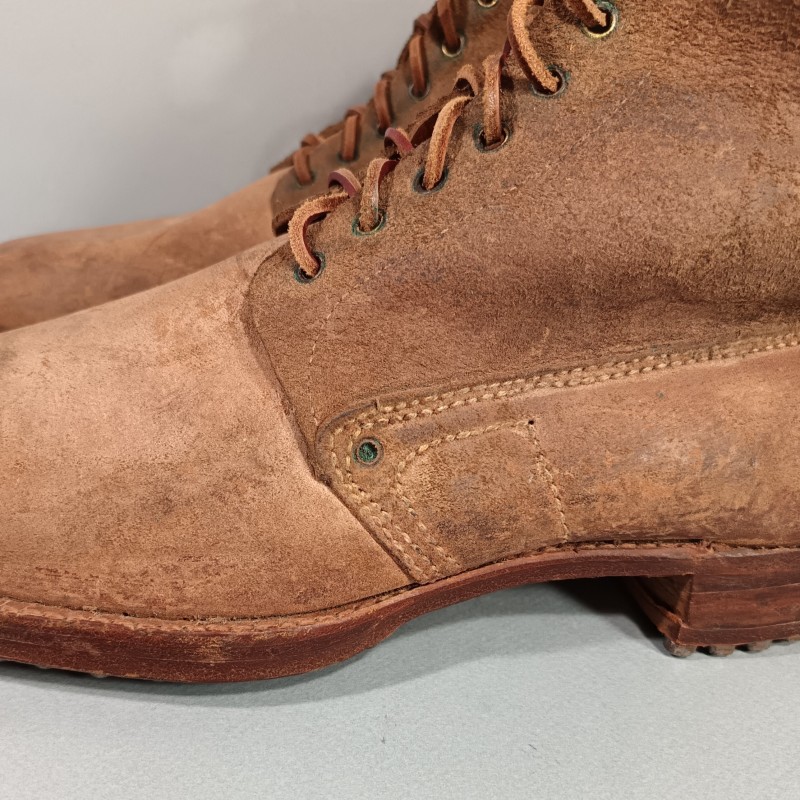 BRODEQUINS CHAUSSURES MILITAIRE EN CUIR MODELE 1917 TOUTES ARMES DATEES 1918 GRANDE TAILLE 30/4 44/45 NEUFS DE STOCK