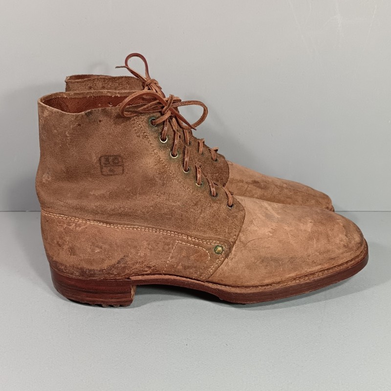 BRODEQUINS CHAUSSURES MILITAIRE EN CUIR MODELE 1917 TOUTES ARMES DATEES 1918 GRANDE TAILLE 30/4 44/45 NEUFS DE STOCK