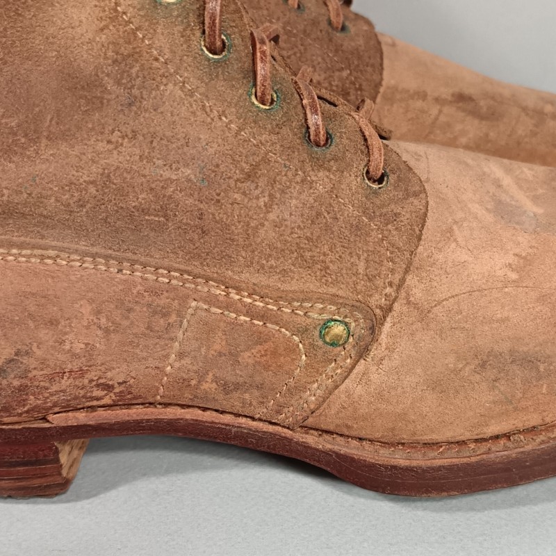 BRODEQUINS CHAUSSURES MILITAIRE EN CUIR MODELE 1917 TOUTES ARMES DATEES 1918 GRANDE TAILLE 30/4 44/45 NEUFS DE STOCK