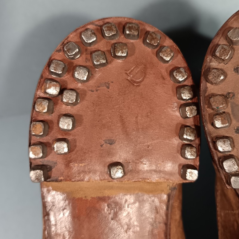 BRODEQUINS CHAUSSURES MILITAIRE EN CUIR MODELE 1917 TOUTES ARMES DATEES 1918 GRANDE TAILLE 30/4 44/45 NEUFS DE STOCK