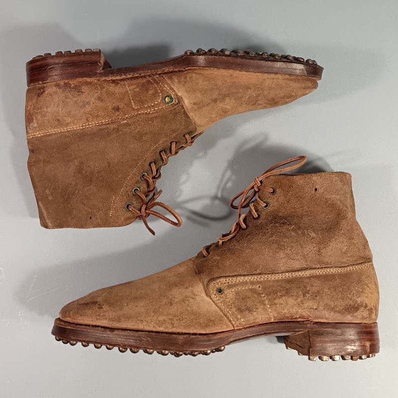 BRODEQUINS CHAUSSURES MILITAIRE EN CUIR MODELE 1917 TOUTES ARMES DATEES 1918 GRANDE TAILLE 30/4 44/45 NEUFS DE STOCK