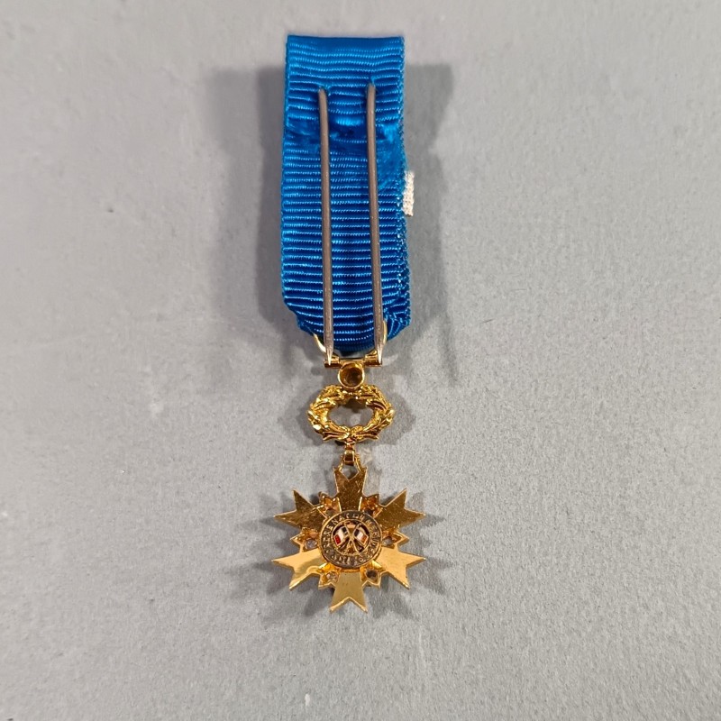 SUPERBE !! FRANCE REDUCTION DE LA MEDAILLE DE COMMANDEUR DE L'ORDRE NATIONAL DU MERITE ONM FABRICATION EN OR ET BRILLANTS
