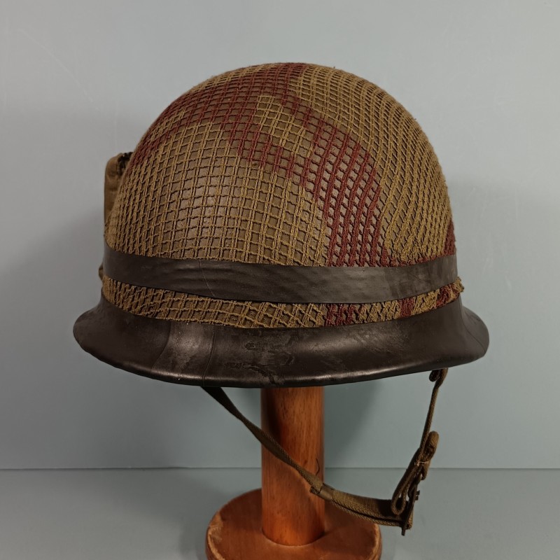 CASQUE FRANCAIS MODELE 1951 AVEC CAMOUFLAGE ET PANSEMENT ETAT NEUF DE STOCK LOURD M.A.MOU 1953 ET LINER THIBAULT 1952