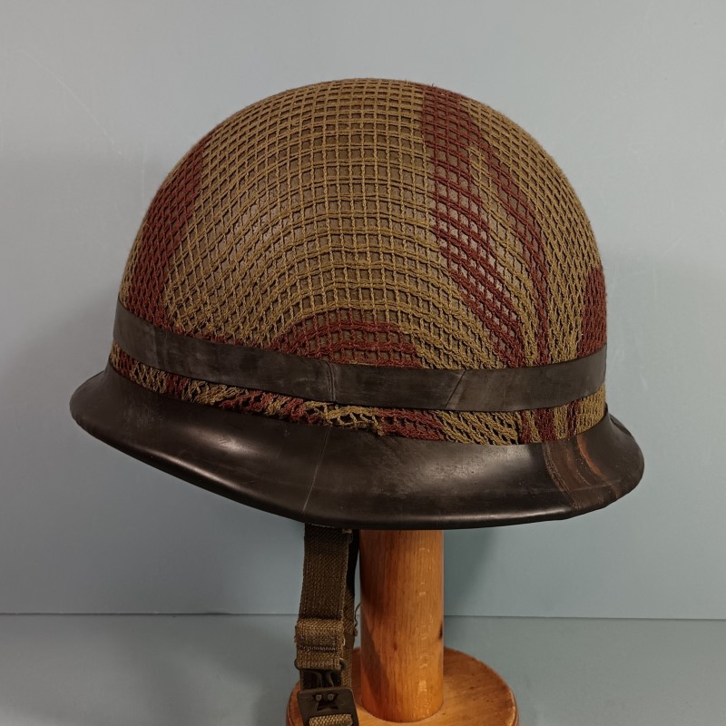 CASQUE FRANCAIS MODELE 1951 AVEC CAMOUFLAGE ET PANSEMENT ETAT NEUF DE STOCK LOURD M.A.MOU 1953 ET LINER THIBAULT 1952