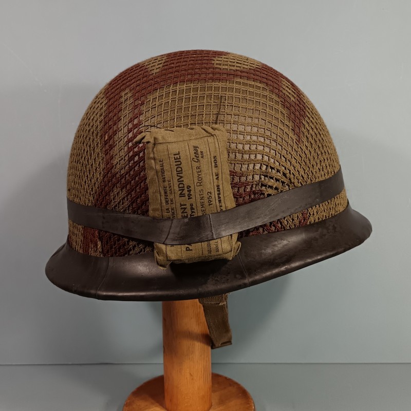 CASQUE FRANCAIS MODELE 1951 AVEC CAMOUFLAGE ET PANSEMENT ETAT NEUF DE STOCK LOURD M.A.MOU 1953 ET LINER THIBAULT 1952