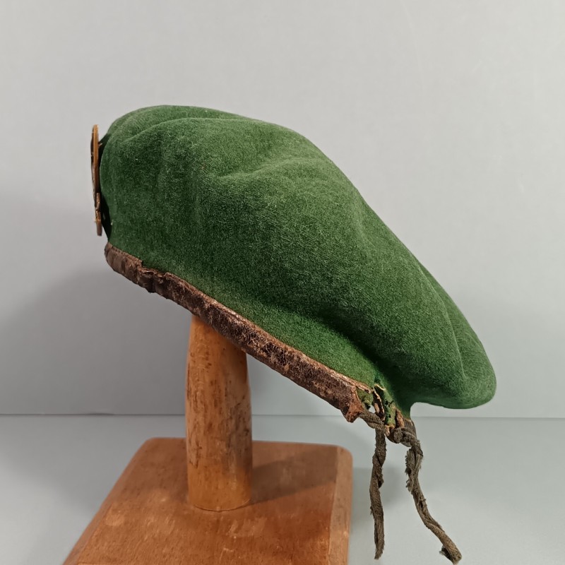 BERET VERT DES COMMANDOS MARINE COY INSIGNE PRECOCE ARTHUS BERTRAND PARIS ANNEAUX HORIZONTAUX TAILLE 56/57