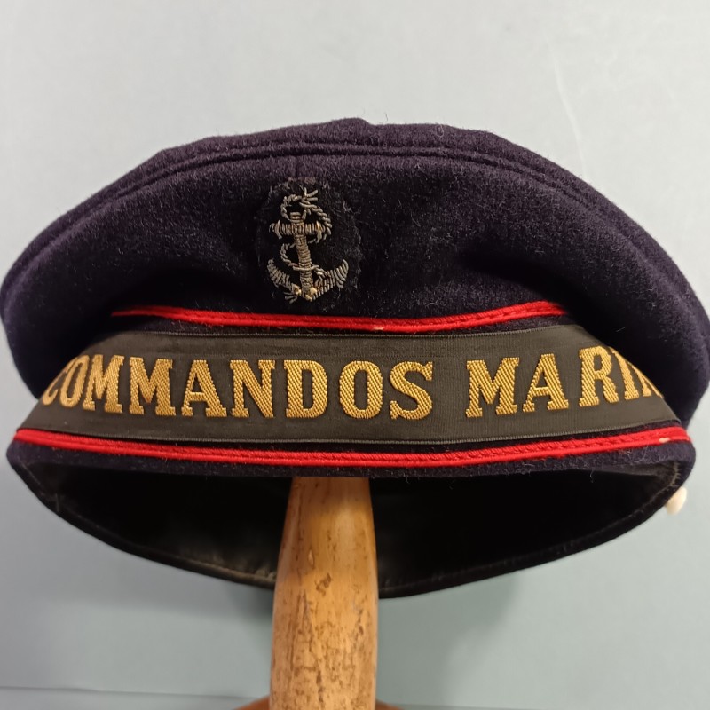 BACHI MARINE NATIONALE FRANCAISE AVEC BANDEAU DES COMMANDOS MARINE DATE 1955 TAILLE 57