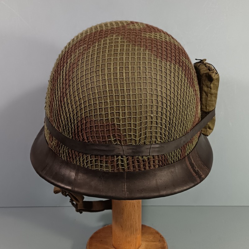 CASQUE FRANCAIS MODELE 1951 AVEC CAMOUFLAGE ET PANSEMENT ETAT NEUF DE STOCK LOURD M.A.MOU 1953 ET LINER THIBAULT 1952