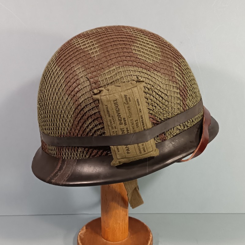 CASQUE FRANCAIS MODELE 1951 AVEC CAMOUFLAGE ET PANSEMENT ETAT NEUF DE STOCK LOURD M.A.MOU 1953 ET LINER THIBAULT 1952