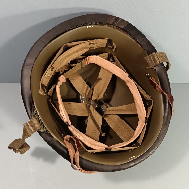 CASQUE FRANCAIS MODELE 1951 AVEC CAMOUFLAGE ET PANSEMENT ETAT NEUF DE STOCK LOURD M.A.MOU 1953 ET LINER THIBAULT 1952