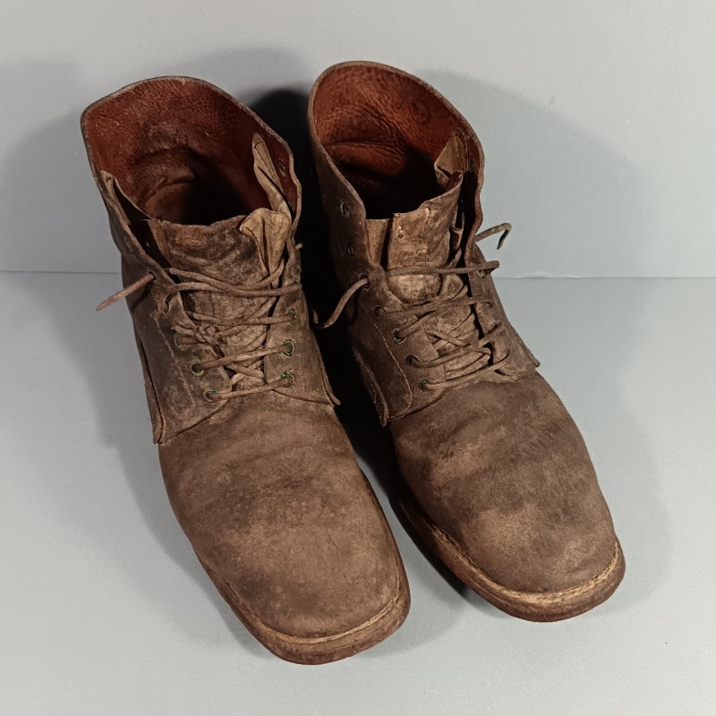 BRODEQUINS CHAUSSURES MILITAIRE EN CUIR MODELE 1917 TOUTES ARMES TAILLE 42/43 GUERRE 1914 1918