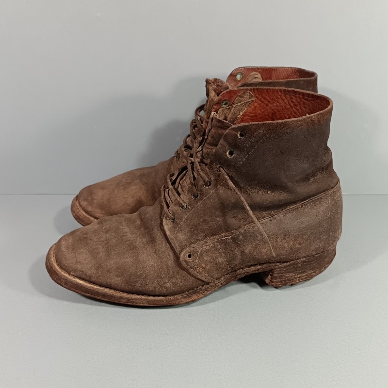 BRODEQUINS CHAUSSURES MILITAIRE EN CUIR MODELE 1917 TOUTES ARMES TAILLE 42/43 GUERRE 1914 1918