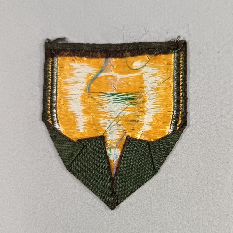 INSIGNE TISSU CHANTIERS DE JEUNESSE CJF 10 LA GRANDE CHARTREUSE LA FRANCE DE BON COEUR (ISERE)