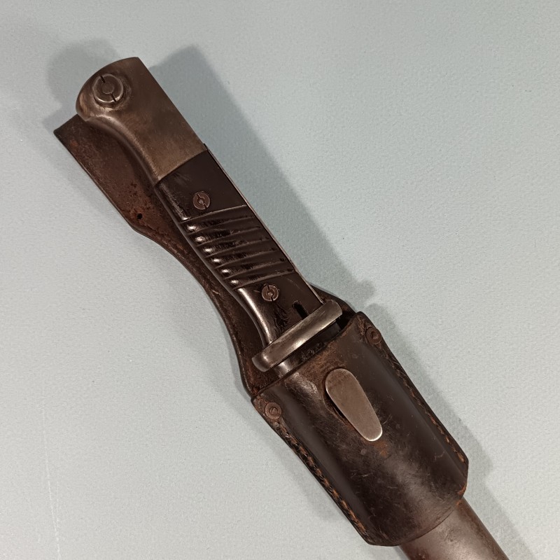 BAIONNETTE ALLEMANDE 98K AVEC SON CUIR FOURREAU ET BAIONNETTE MEME NUMERO ENSEMBLE DATE 1941
