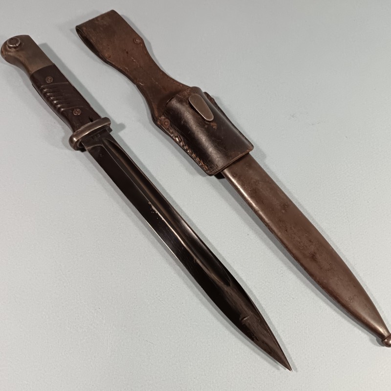 BAIONNETTE ALLEMANDE 98K AVEC SON CUIR FOURREAU ET BAIONNETTE MEME NUMERO ENSEMBLE DATE 1941