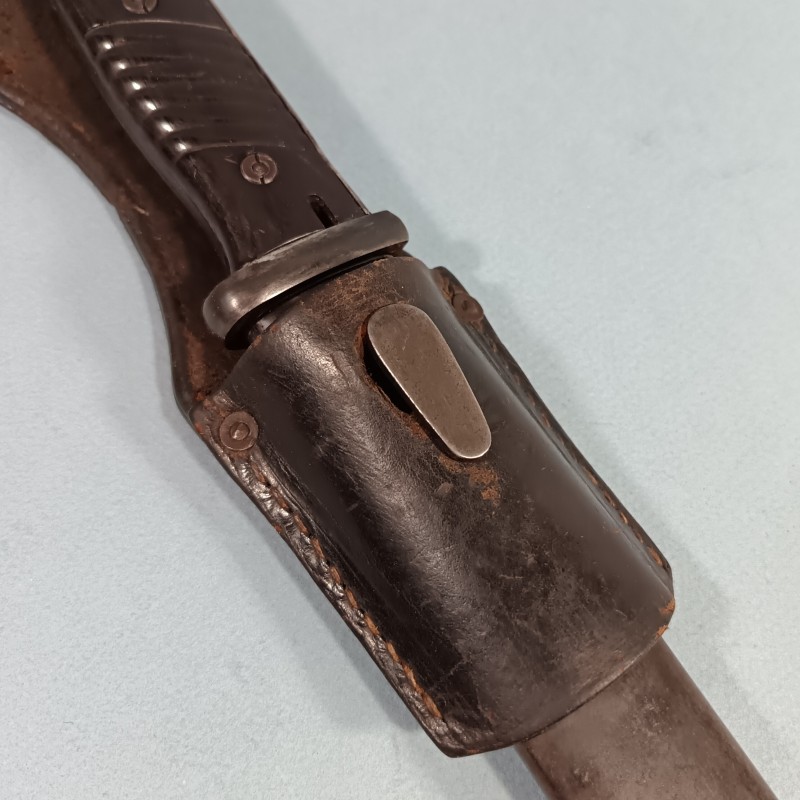 BAIONNETTE ALLEMANDE 98K AVEC SON CUIR FOURREAU ET BAIONNETTE MEME NUMERO ENSEMBLE DATE 1941