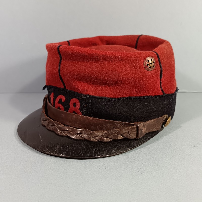 SUPERBE KEPI TROUPE DU 168 ème REGIMENT D'INFANTERIE DE LIGNE MODELE 1884 CHIFFRES ROUGES COUSUS JUGULAIRE TRESSEE TAILLE 57