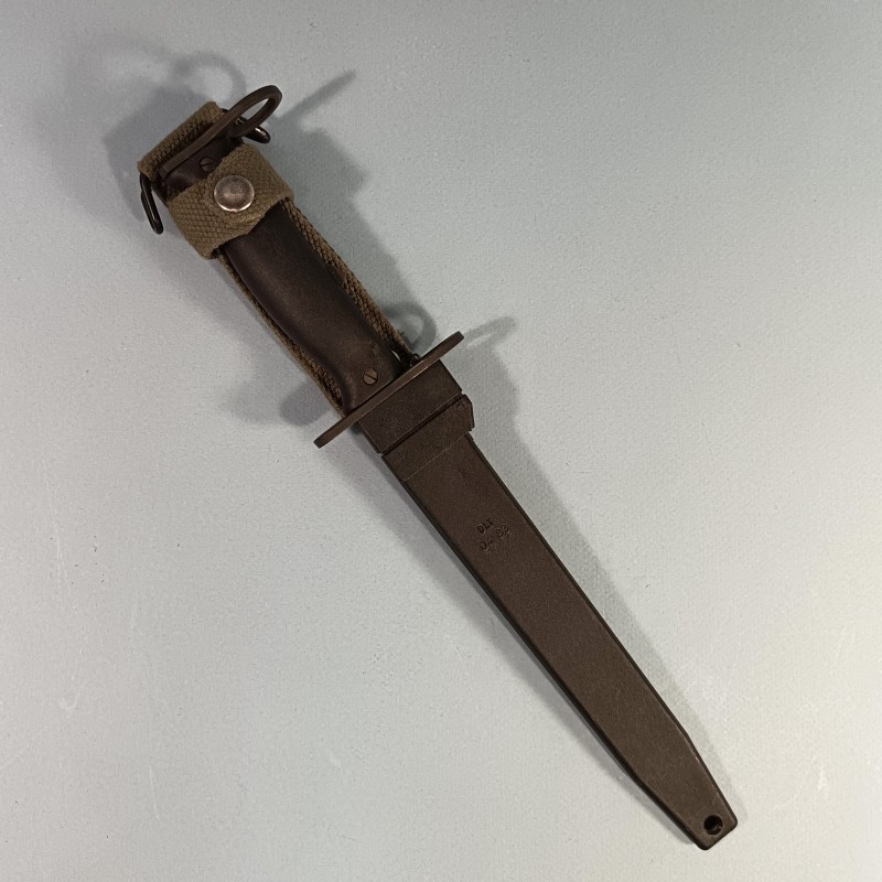 BAIONNETTE FRANCAISE MODELE FAMAS F1 MARQUAGES BAIONNETTE ET FOURREAU DLT 83 DUROL COUTELLERIE A THIERS