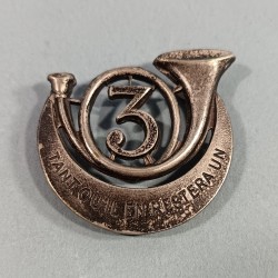 INSIGNE MILITAIRE DU 3 ème REGIMENT DE CHASSEURS D'AFRIQUE 1 ERE ARMEE DE LIBERATION 1944 FABRICATION DRAGO