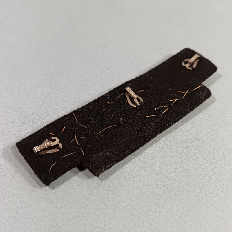 BARRETTE DE RAPPEL D'UN PLACARD DE 8 MEDAILLES D'UN ANCIEN OFFICIER DE LA GUERRE 1939 1945 L'ARMEE DE LIBERATION