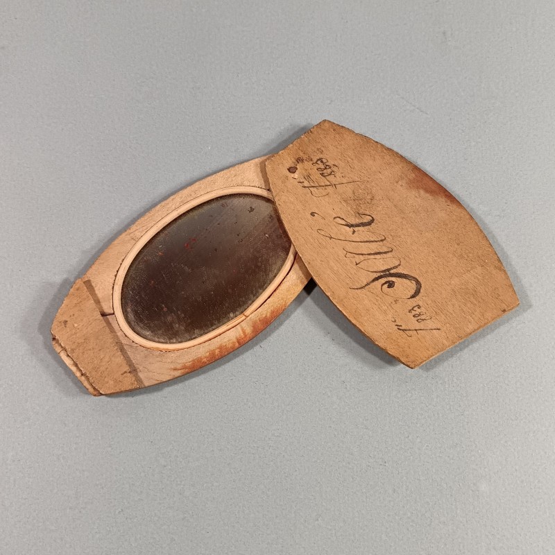 PETIT MIROIR DES POILUS OU DE TRANCHEE EQUIPEMENT DES SOLDAT DE LA GRANDE GUERRE 1914 1918