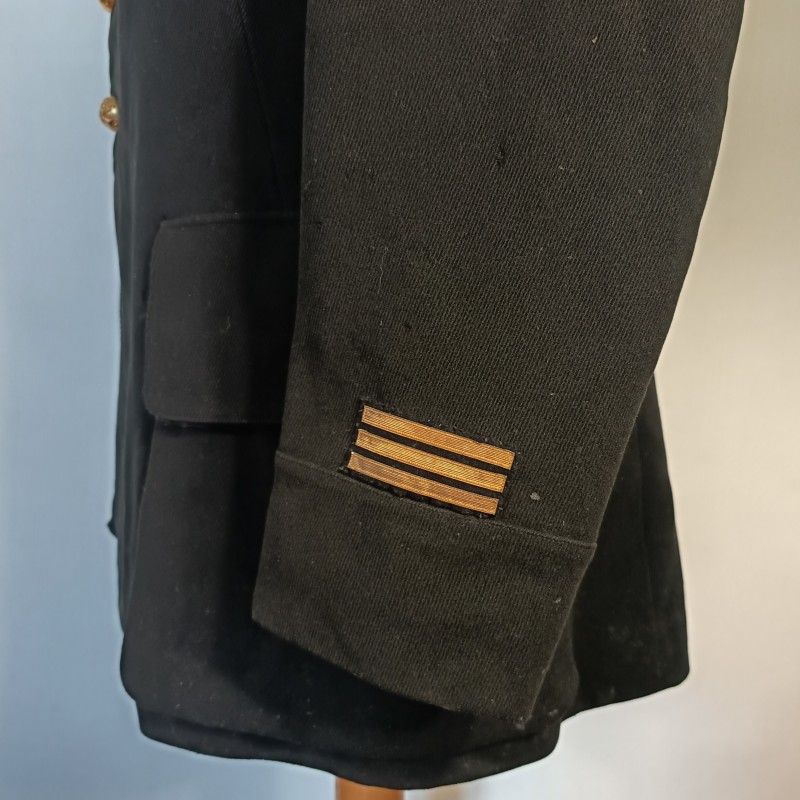 VESTE D'UNIFORME MODELE 1914-15 EN DRAP NOIR D'UN CAPITAINE D'ARTILLERIE DATEE DANS LA POCHE 1917 GUERRE 1914 1918