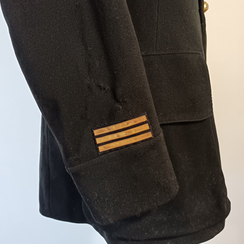 VESTE D'UNIFORME MODELE 1914-15 EN DRAP NOIR D'UN CAPITAINE D'ARTILLERIE DATEE DANS LA POCHE 1917 GUERRE 1914 1918
